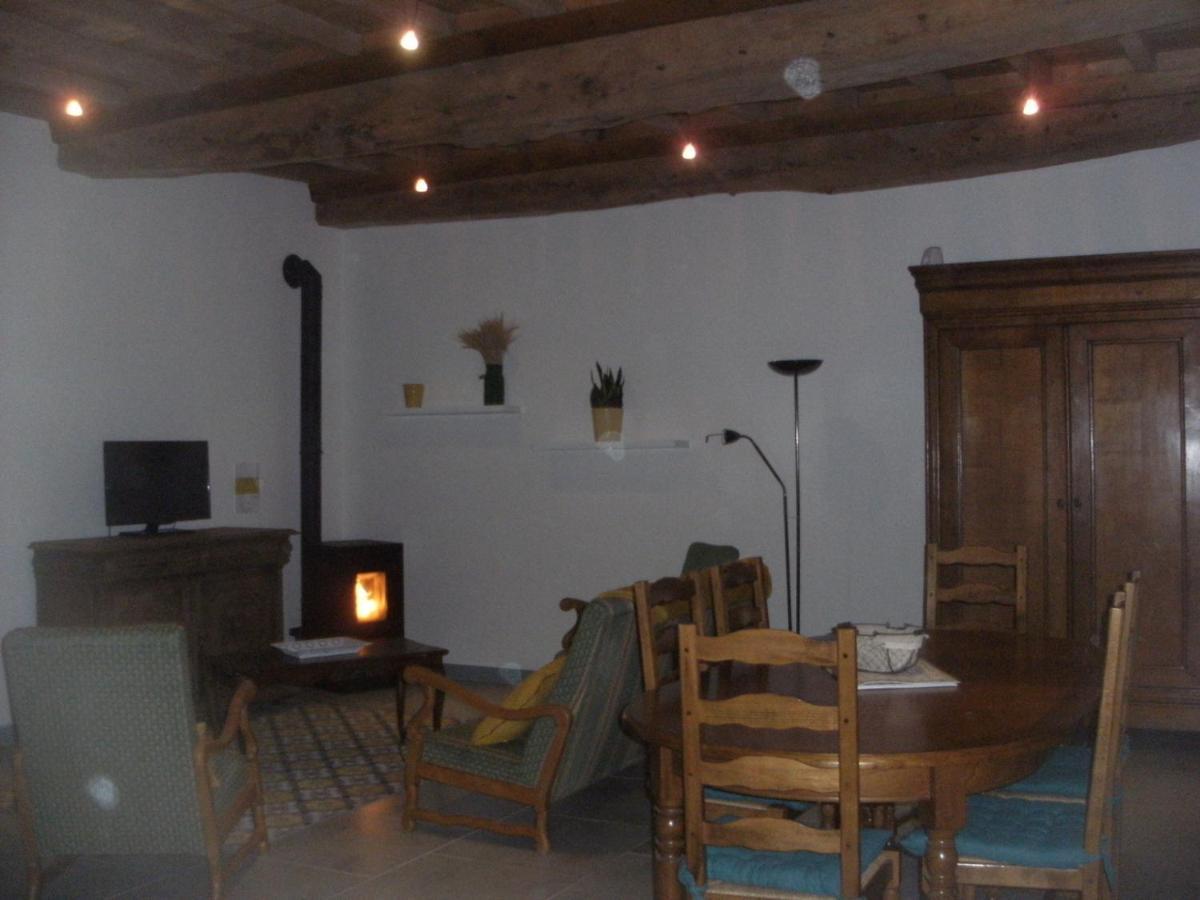 Hotel Grange Dans Ancien Corps De Ferme Bellengreville  Exteriér fotografie